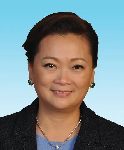 高佩璇成為香港潮州商會(huì)首位女會(huì)長
